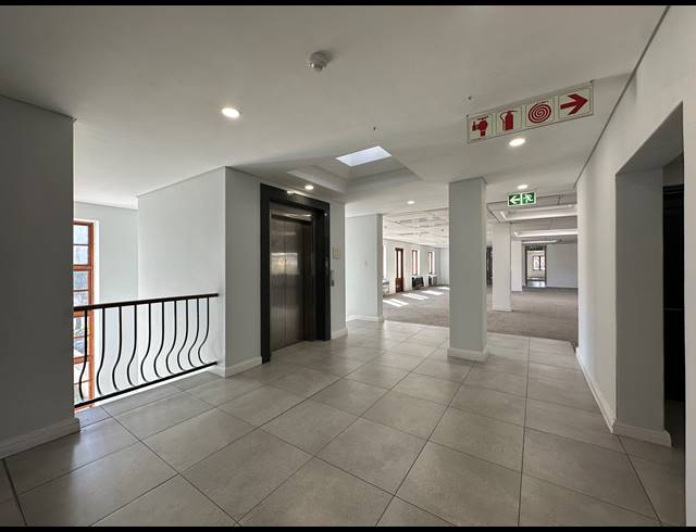 1,315M² OFFICE TO LET IN SANDTON CENTRAL